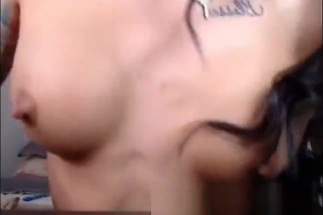 Sexy Latina Emmily Cum