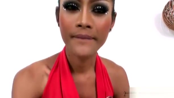 YouPorn - cute-thai-ts-is-sucking-and-handjobing-the-ladyboy-player