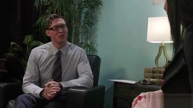 Therapist gets trannys big cock in the ass