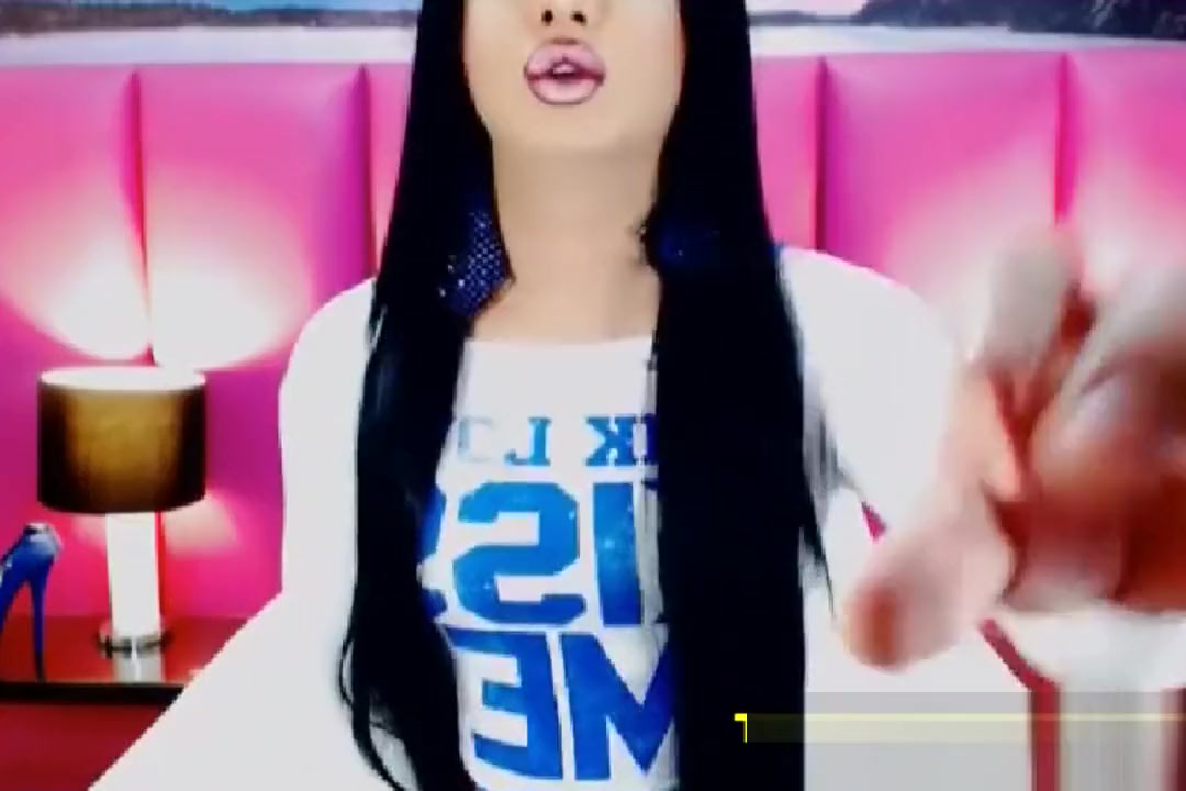 Tranny Jerking Off Her Monster Cock