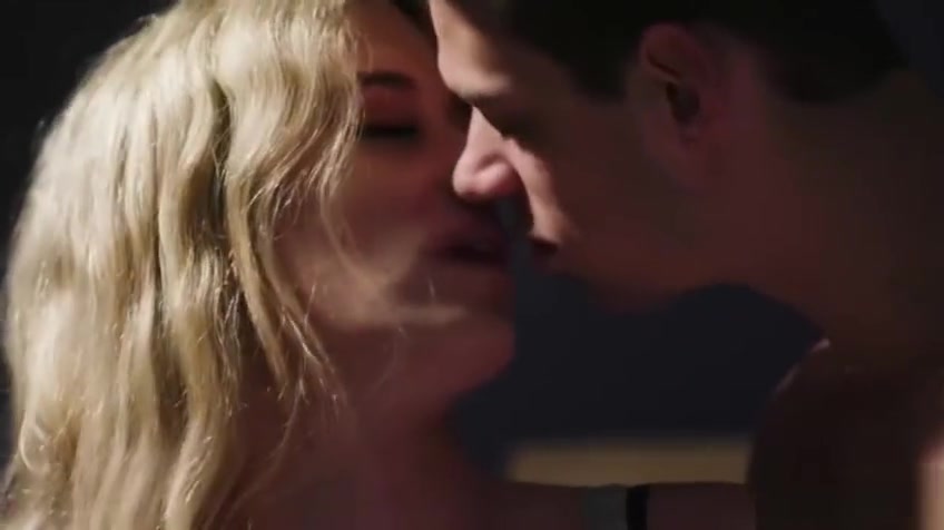 Slutty TBabe Nikki Vicious satisfying anal with cumshot