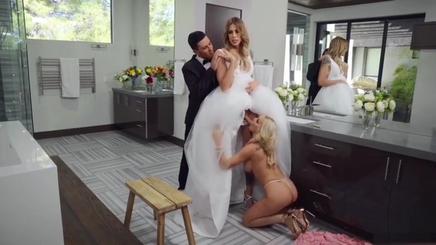 blonde shemale fucks blonde female