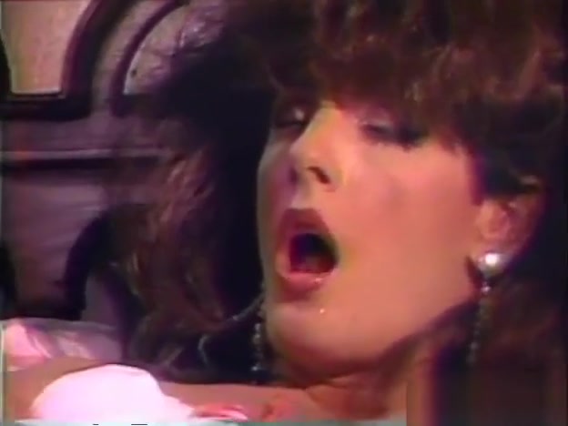 Vintage shemale With A sextoy In Her wazoo - bizarre