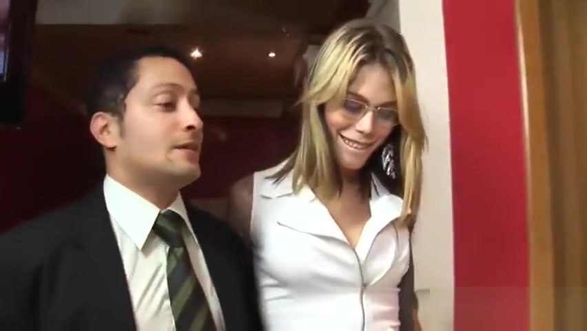 Young tranny fucked & fucking