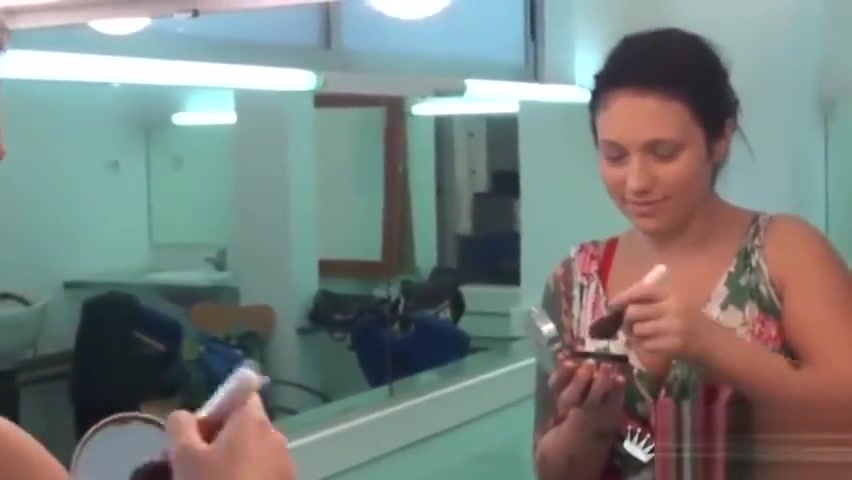A Lulu la sorprende un hombre con vagina