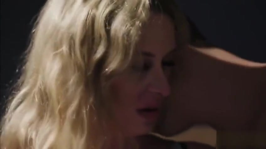 Hot TS Superstar Nikki Vicious gets fuck until dude cum