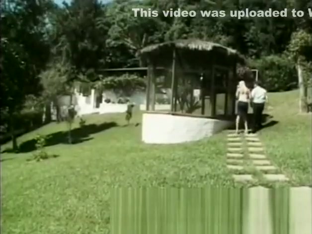 Blonde TS chick drills a guy outdoor