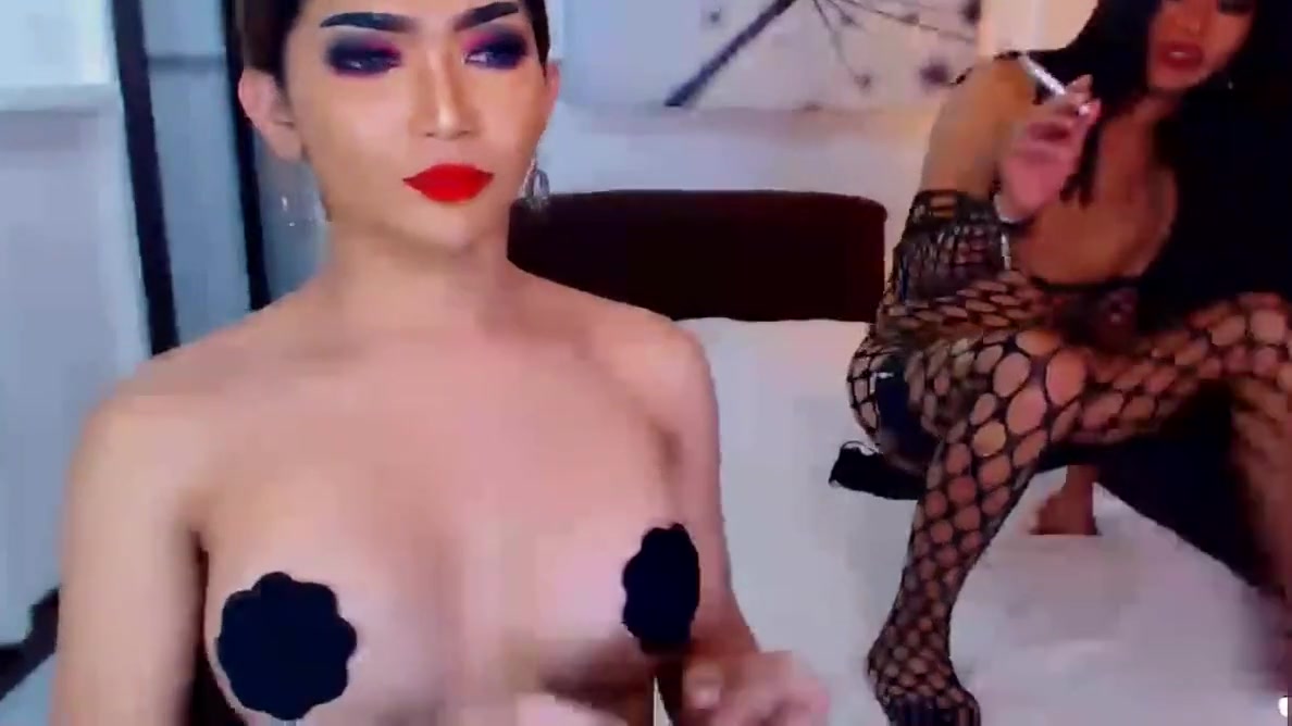 Tranny gets fucked in dogstyle position