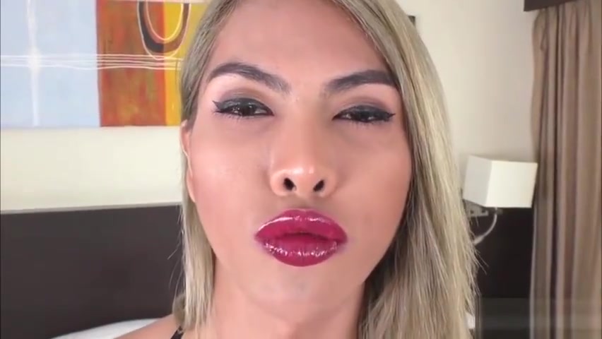 Latina tbabe Vivi Isobelle tenderly sucks a dudes dick