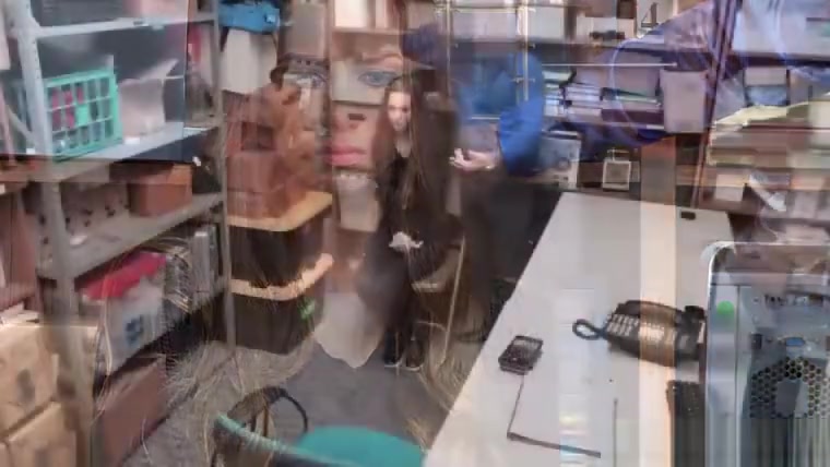 Lucky Mall Officer bangs petite teens 18+ pussy