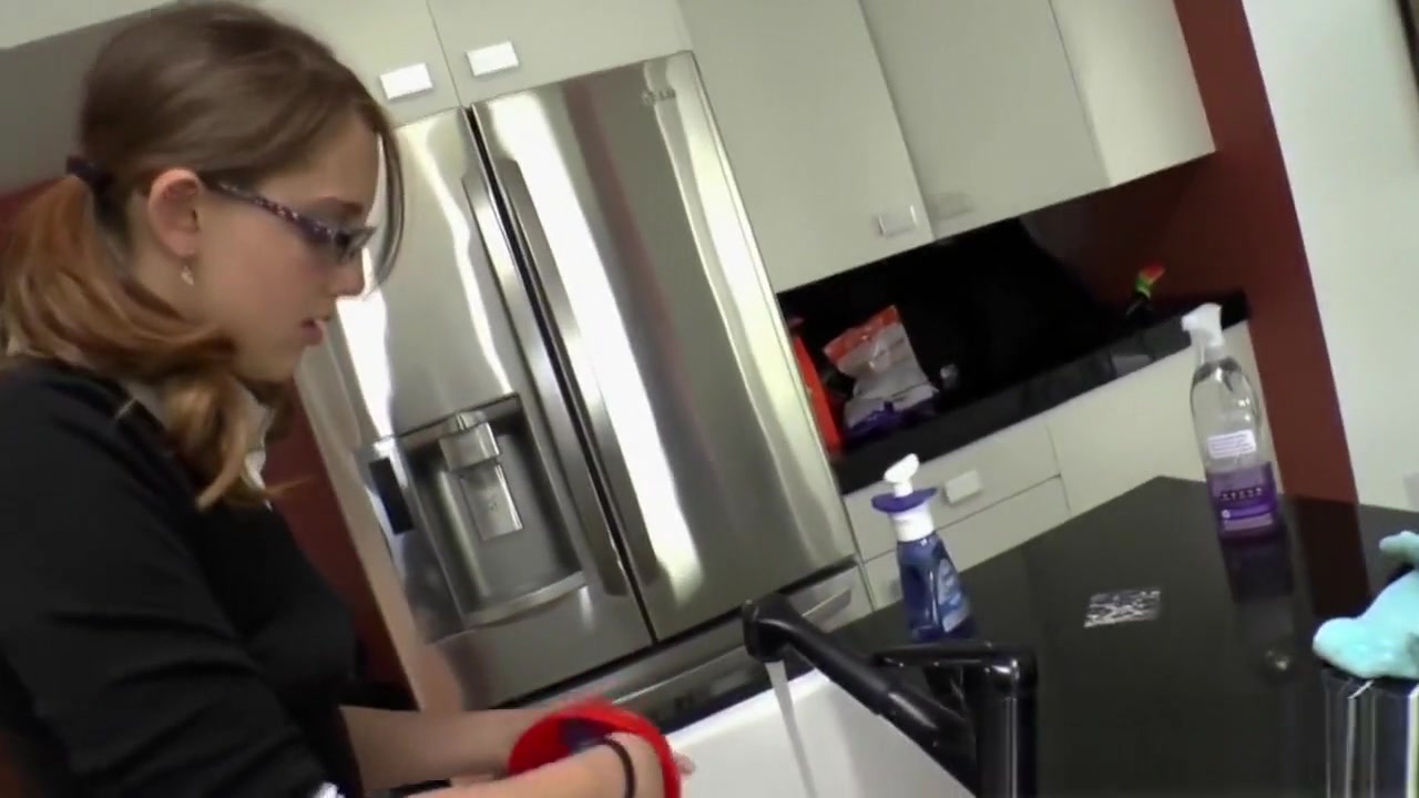 Trans babe fucks pussy