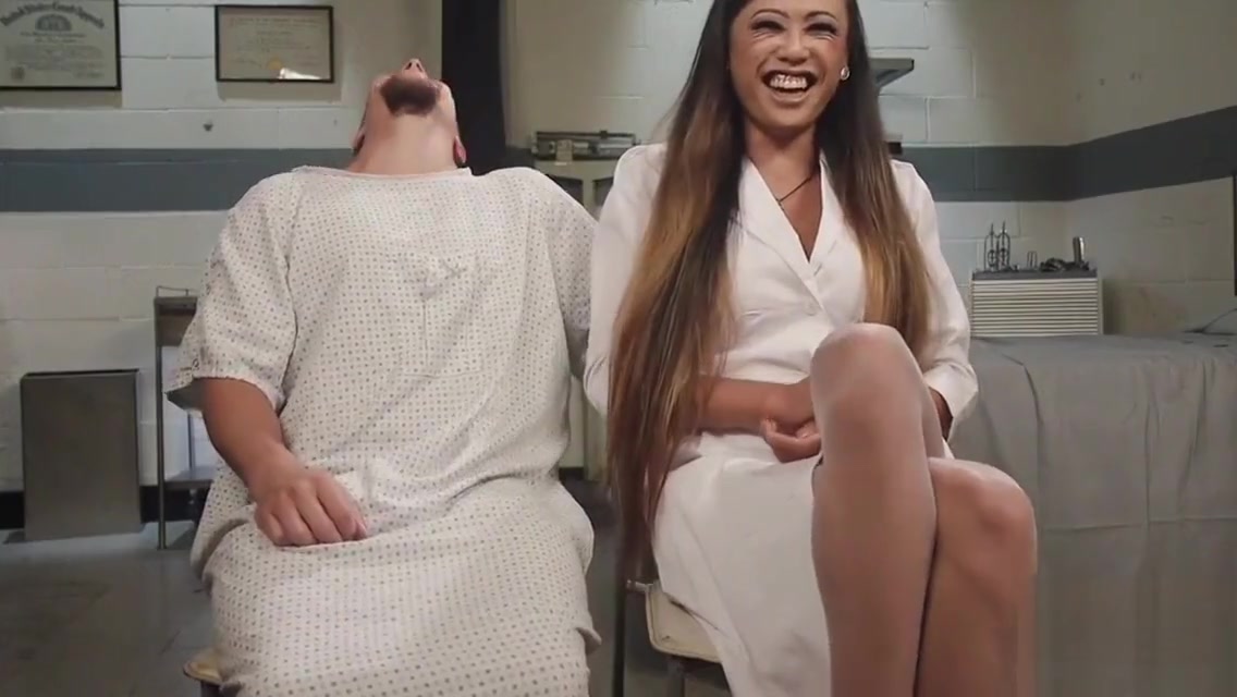 Stunning asian transgender domme grinds ass