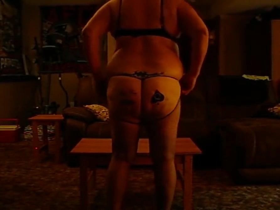 Kandy Displays Her PHATNESS and Pleashas Herself