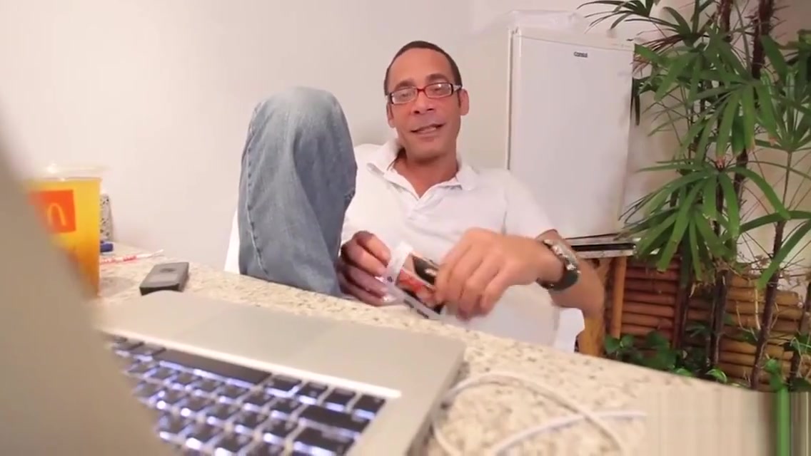 Giant cock for a wicked tranny