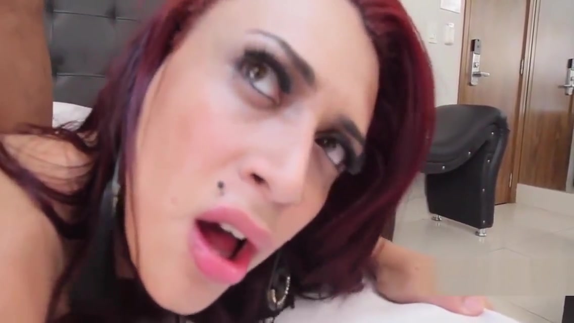 Big booty redhead tranny spunked