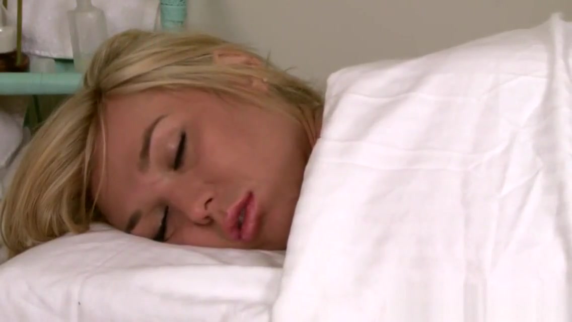 Massaged trap beauty assfucked by masseur