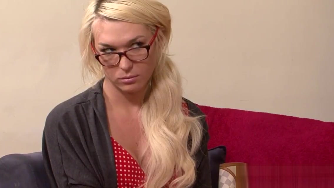 Trans babe riding bbc