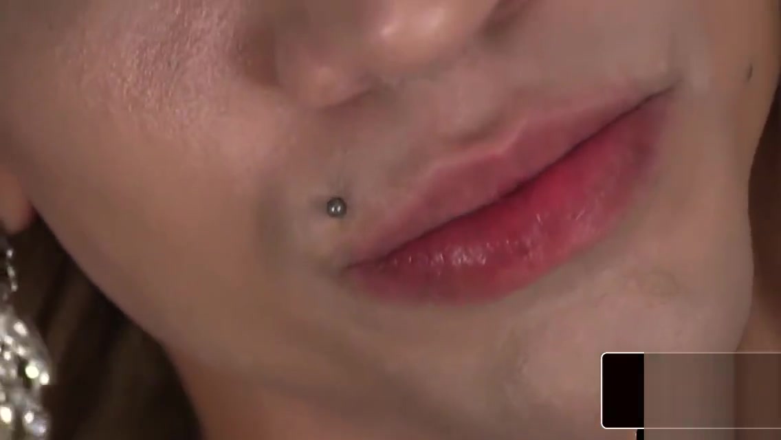 Glamcore femboy solo tugging her cock