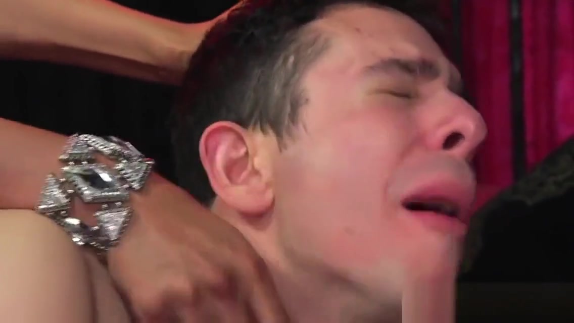 Transgendered beauty throatfucking partner