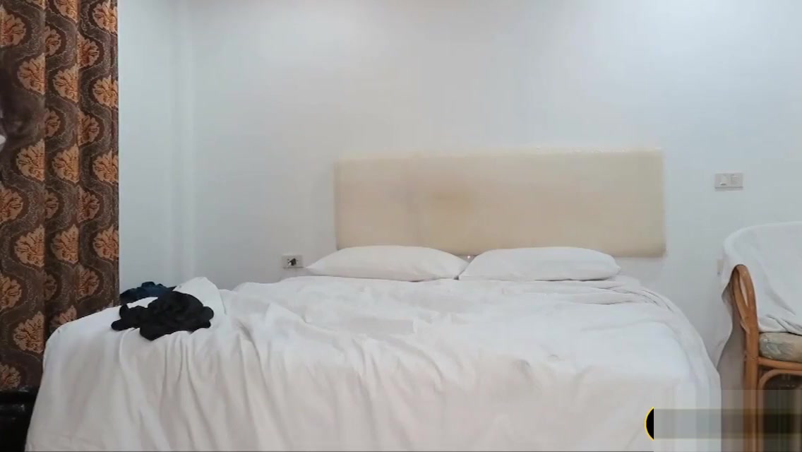Ladyboy fucks a guy for free in exchange for the video