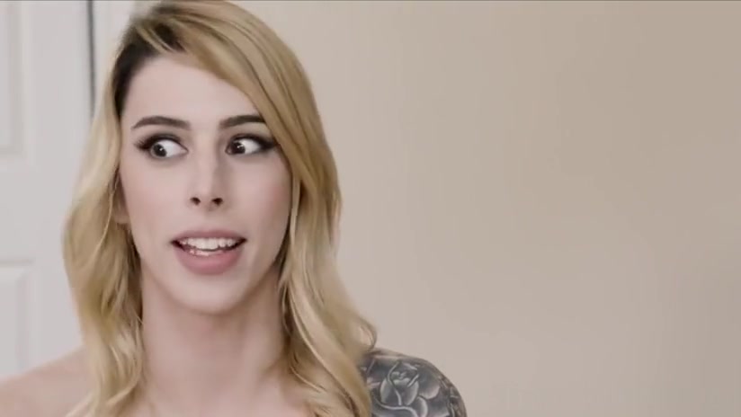 Trans babe gives blowjob and rides