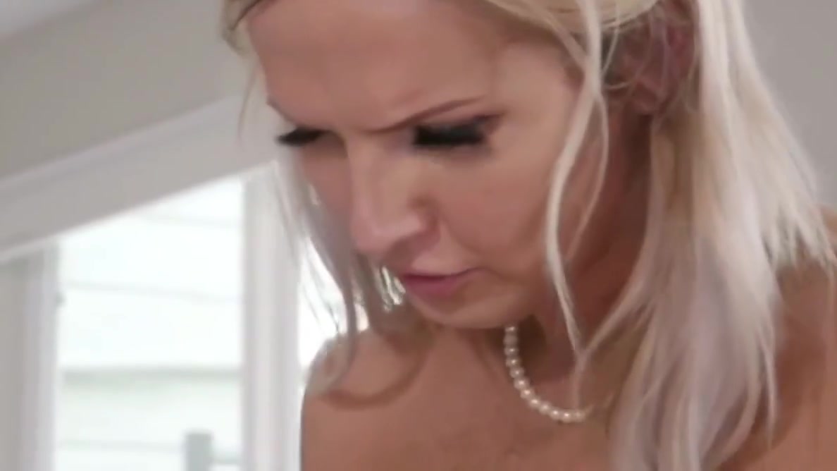 shemale fuck hot blonde