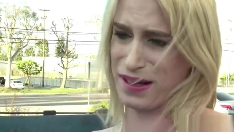 Tgirl gets her ass screwed by trash guys dick