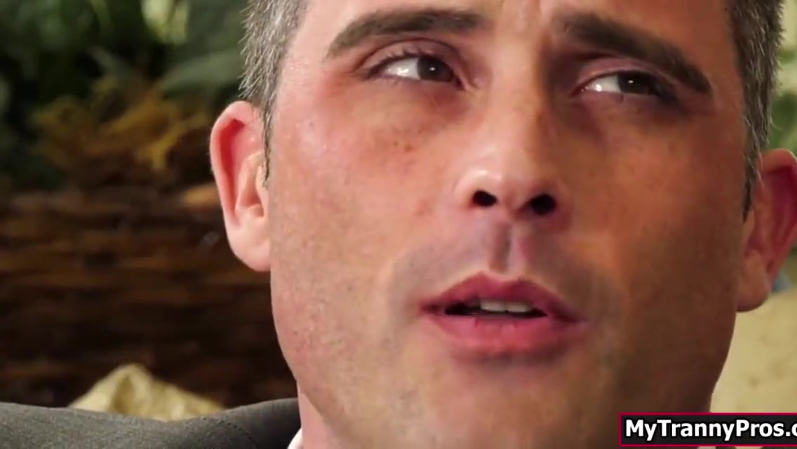 Hunk guy slams TS Casey juicy ass