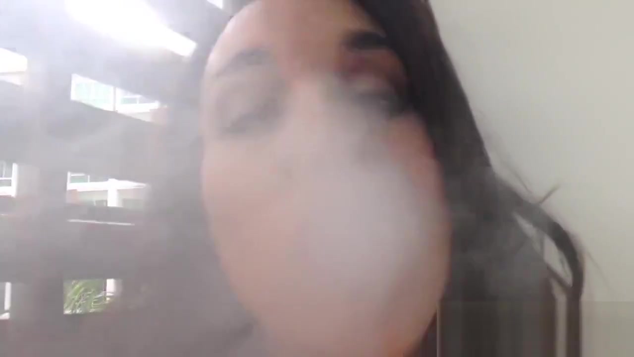 Sexy Smoke and Pee from this Tranny Babe