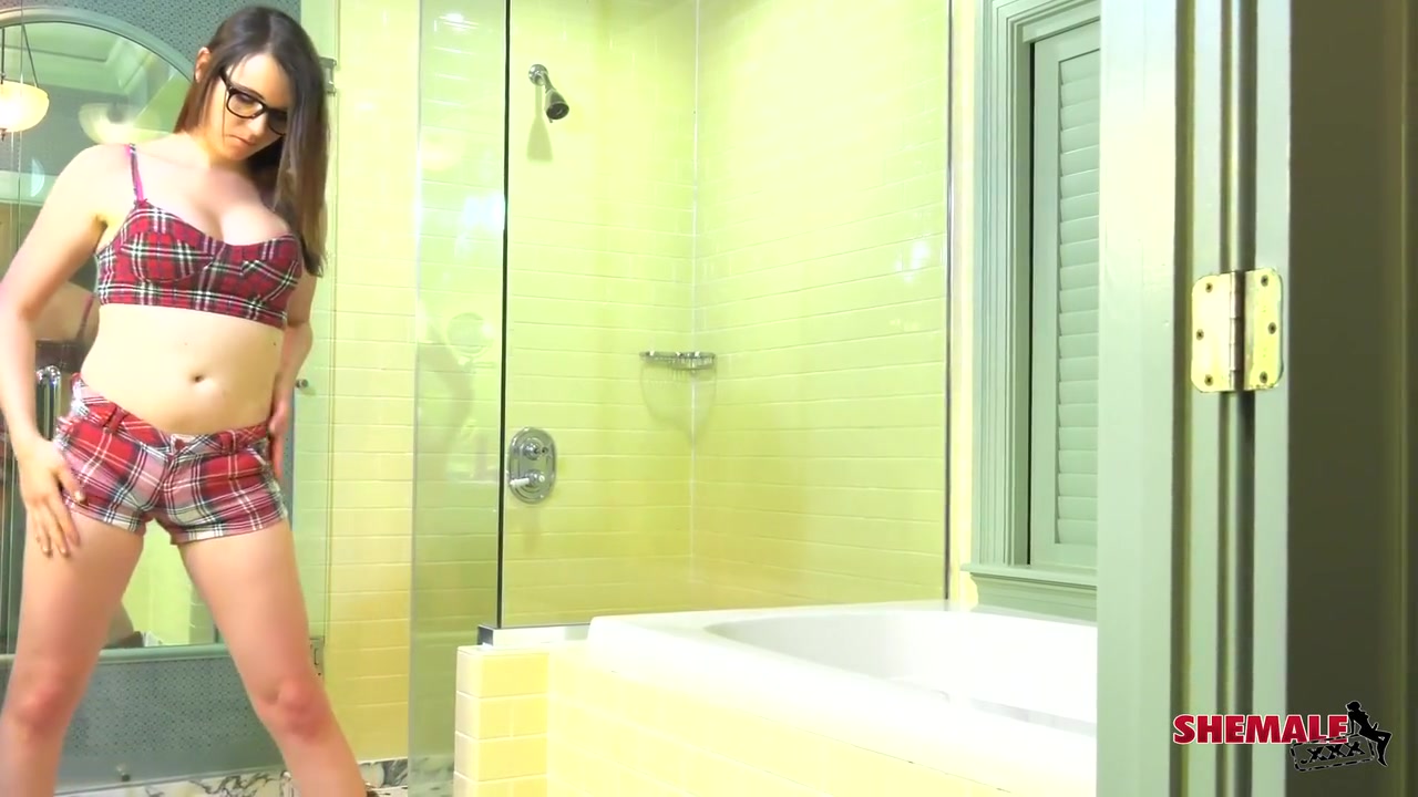 Mackenzie Rae Jerking off in the shower