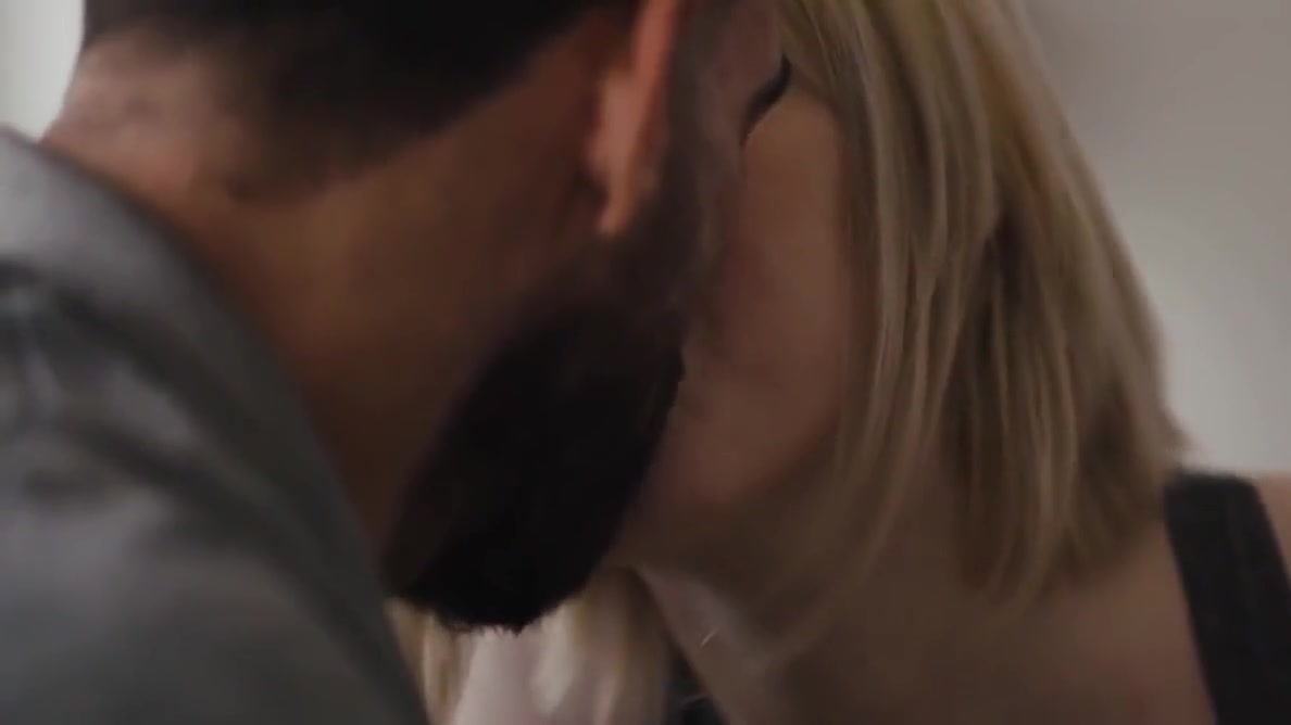 Ella Hollywood gets fucked