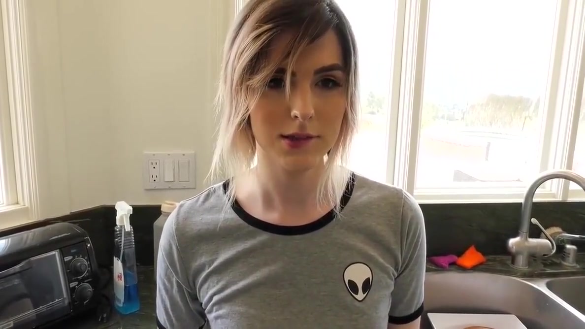 Ella Hollywood gets fucked