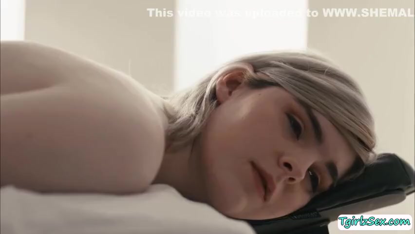 breasty Trans Masseuse Licks And Analed Her ladyboy Client