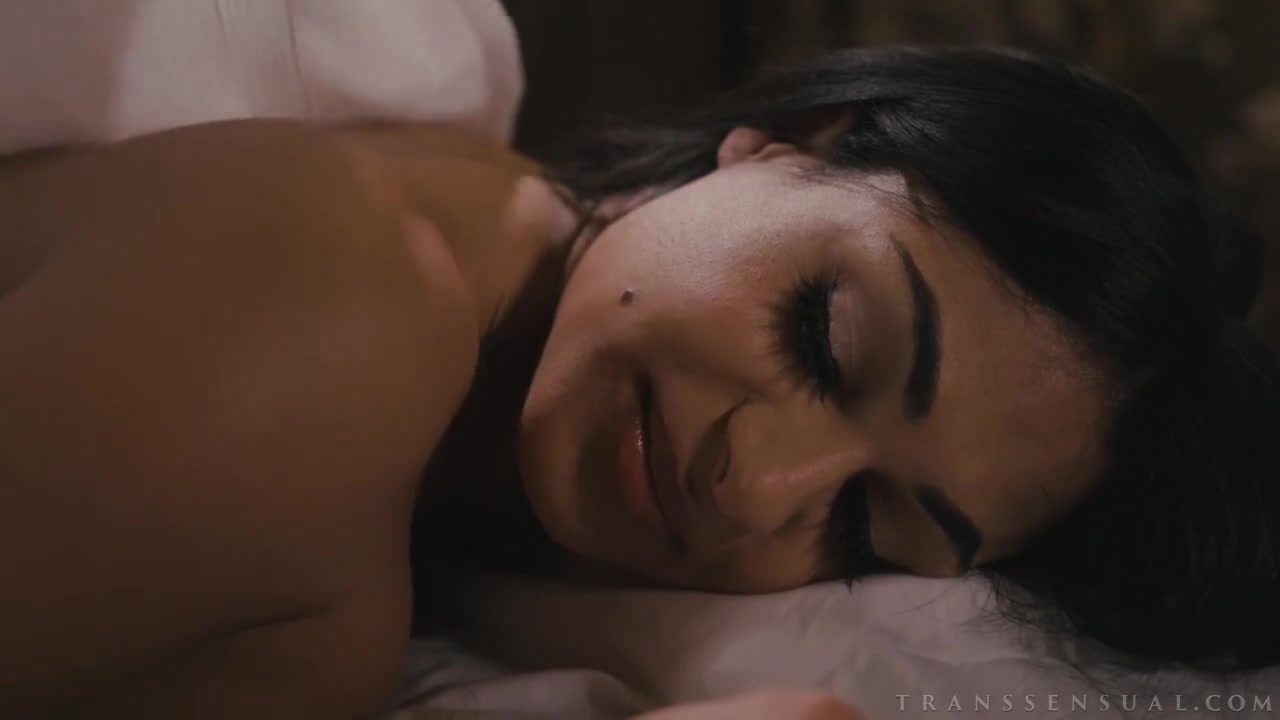 Eva Maxim & Dillon Diaz A Magical Touch