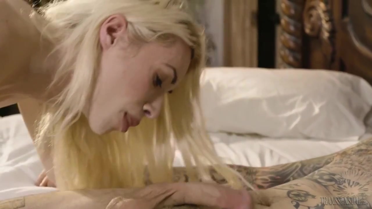 Transsensual: Blond Sasha De Sade Throat Fuck