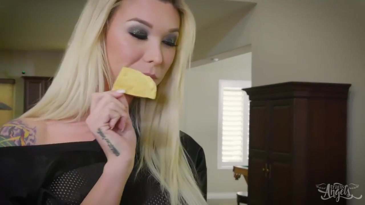 Big Tits Aubrey Kate Digs Ramming Hard