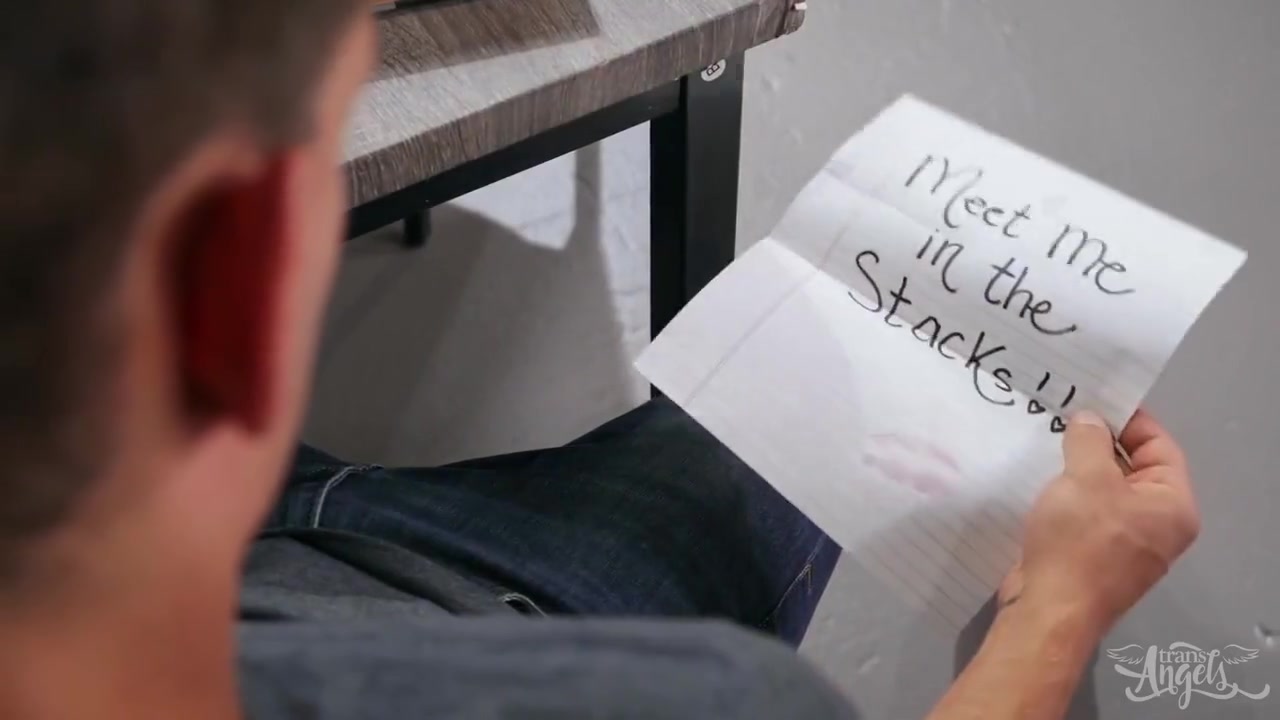 Jessy Dubai - Stroke Her In The Stacks