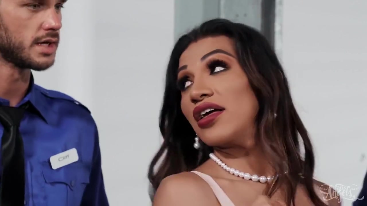 Whats In Her Pants 2 - Jessy Dubai