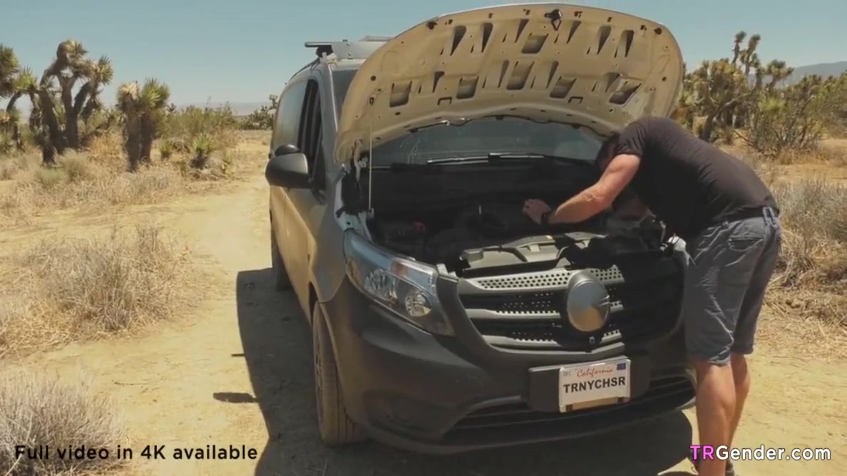 Khloe Kay - Gorgeous Tranny Plowed At The Middle Of Nowhere