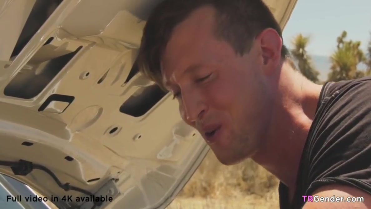 Khloe Kay - Gorgeous Tranny Plowed At The Middle Of Nowhere