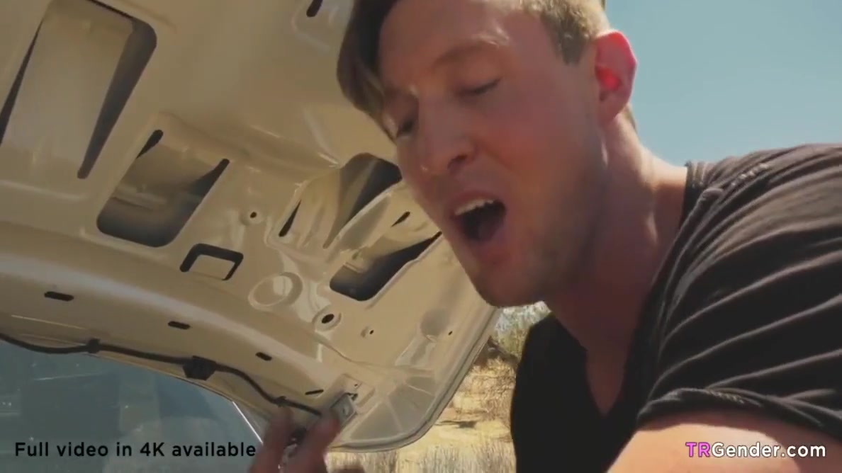Khloe Kay - Gorgeous Tranny Plowed At The Middle Of Nowhere