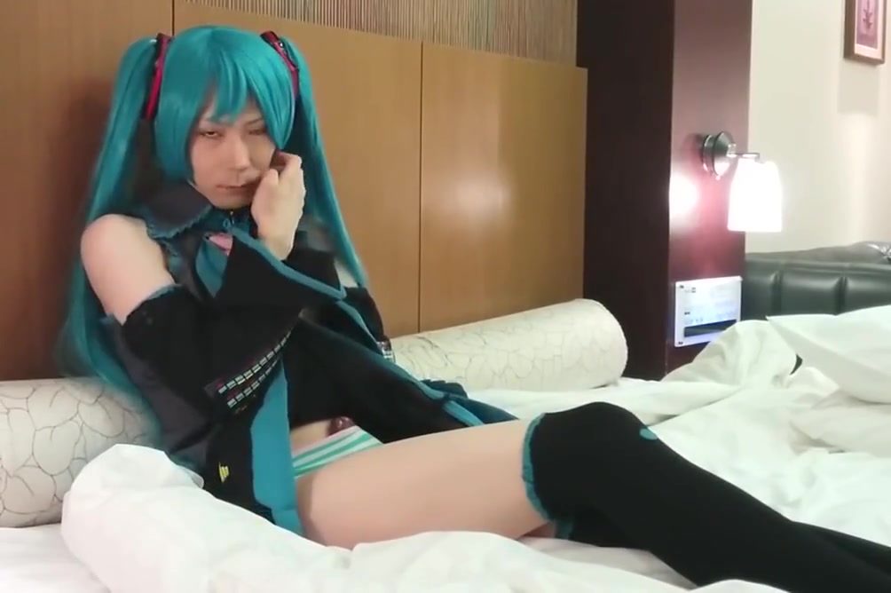 Cosplay Masturbation (hatsune Miku) Mikazuki 001