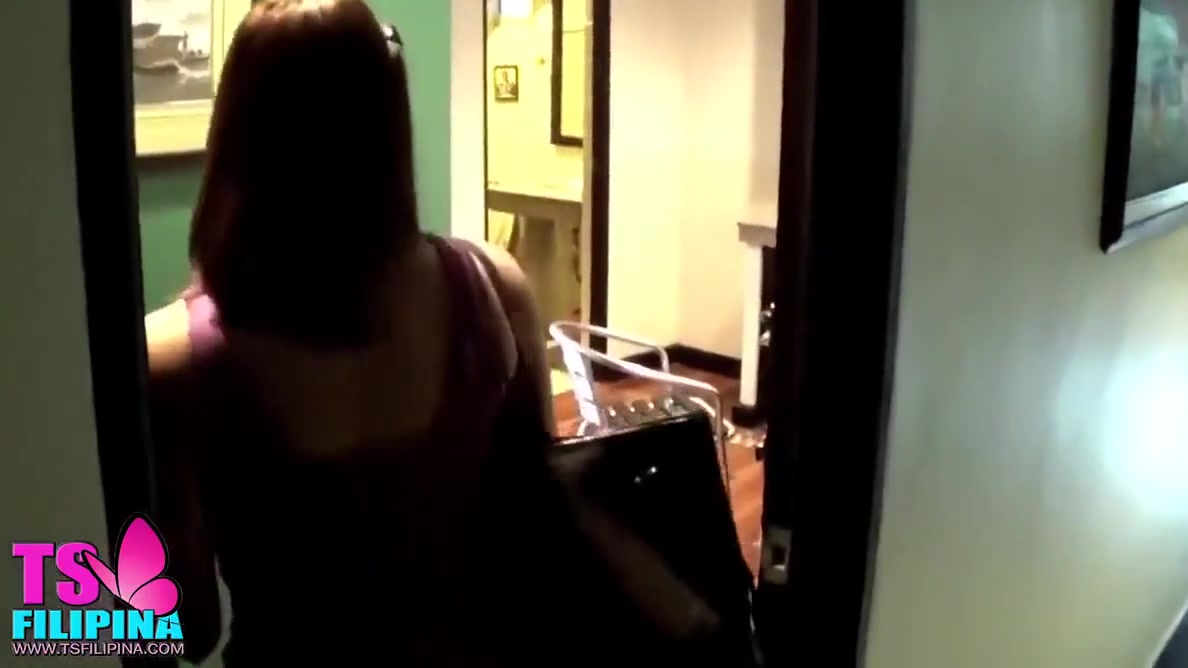 Beautiful Shemale Having Anal Sex At The Motel