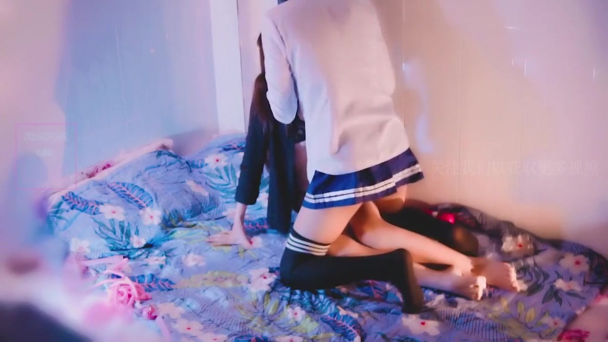 Chinese teen 18+ Ladyboy And Girl Have Sex Together