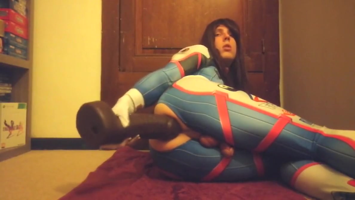 D.va Cums From Huge Black Dildo