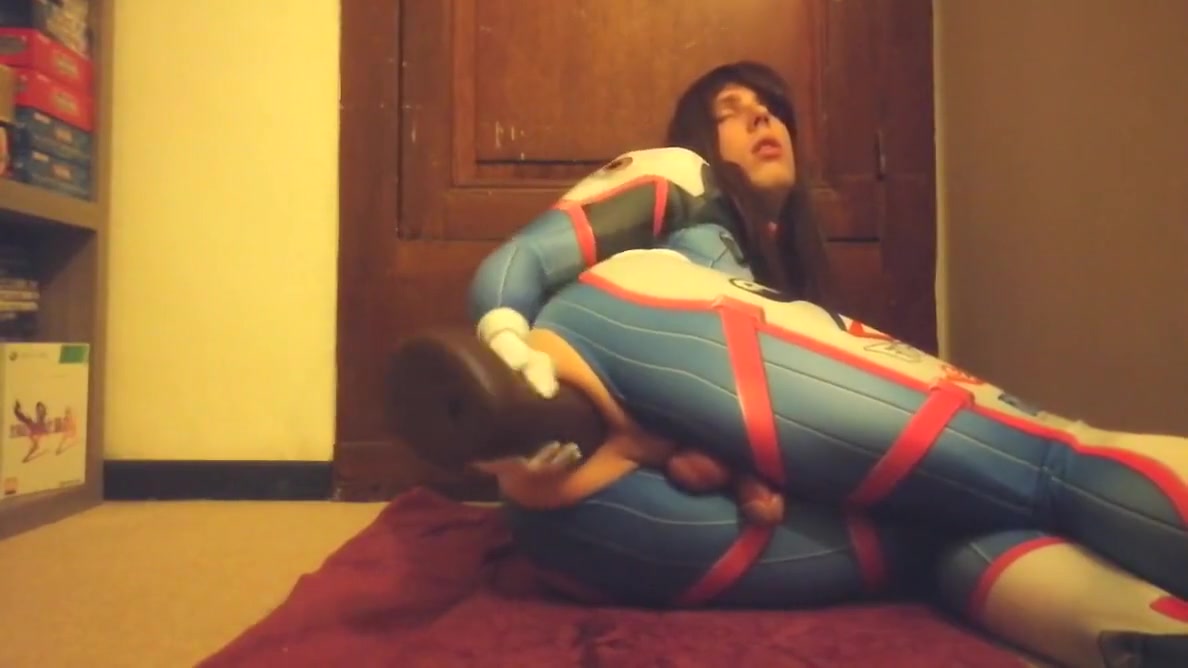 D.va Cums From Huge Black Dildo