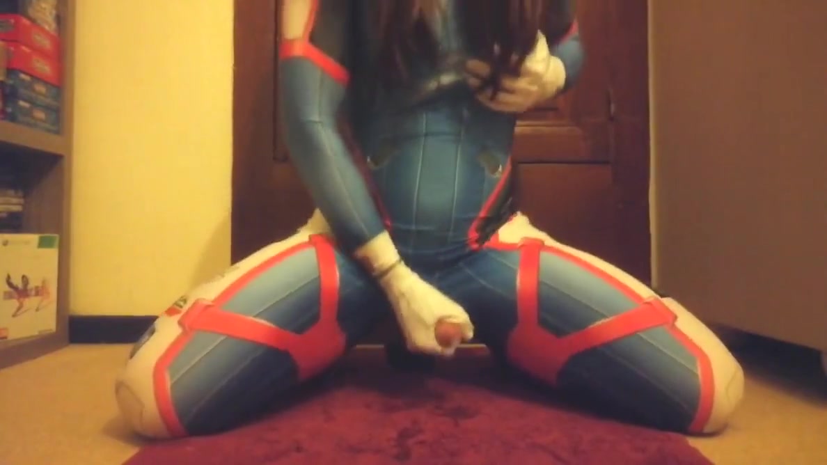 D.va Cums From Huge Black Dildo