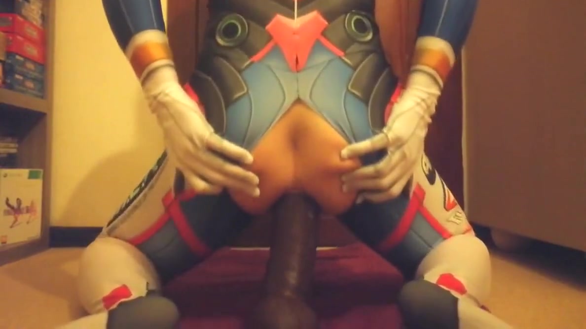 D.va Cums From Huge Black Dildo
