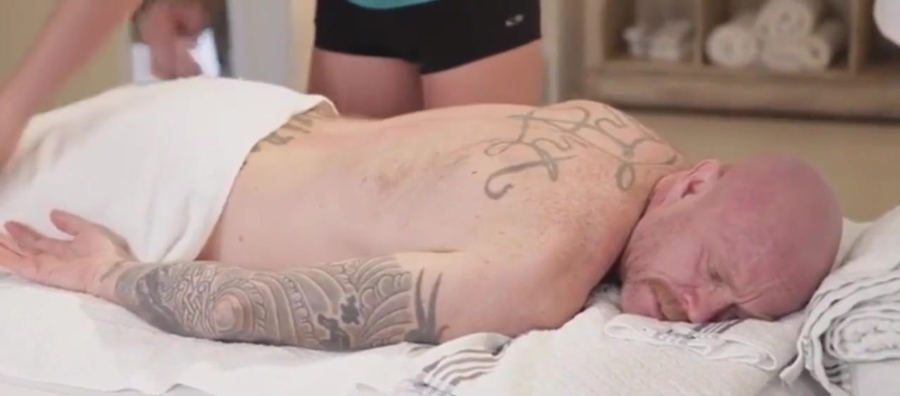 Man Fucks Tranny 5 Min
