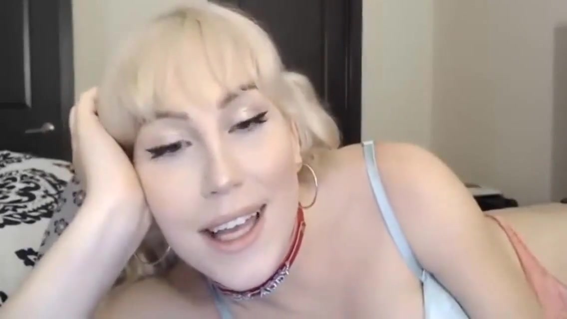 Gorgeus Tranny Gets Fucked In The Ass 13 Min
